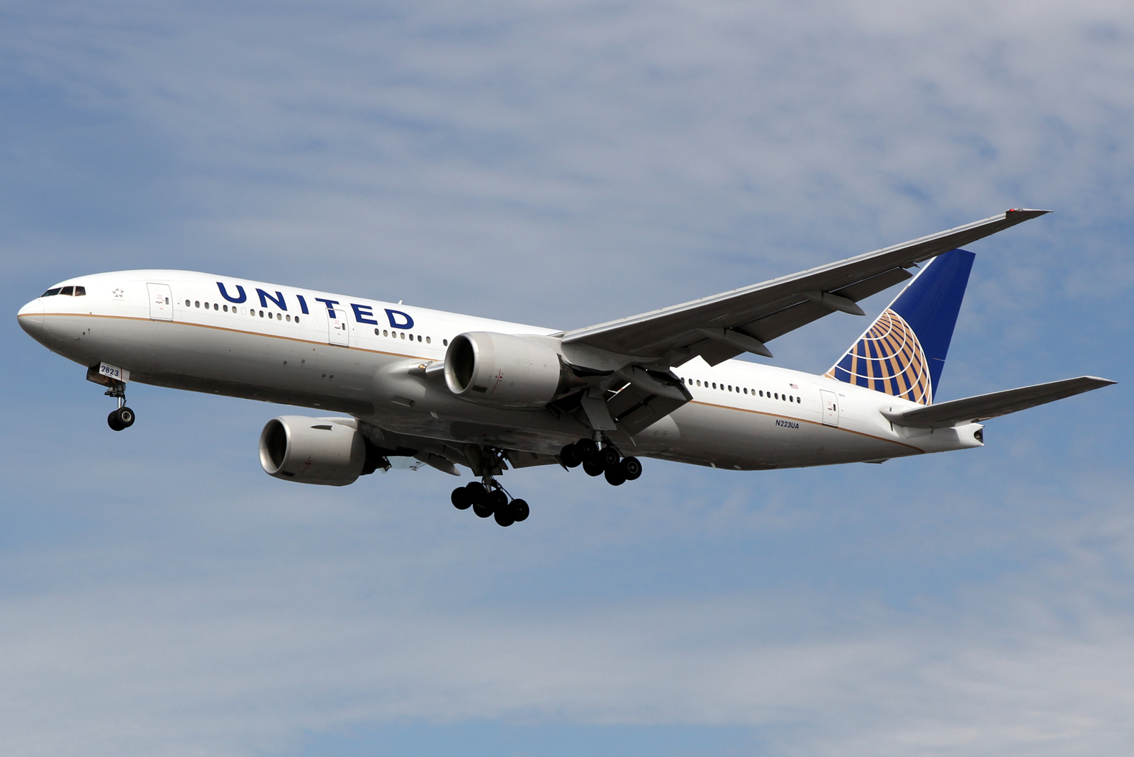 N223UA (30224) 2001 Boeing 777-222/ER