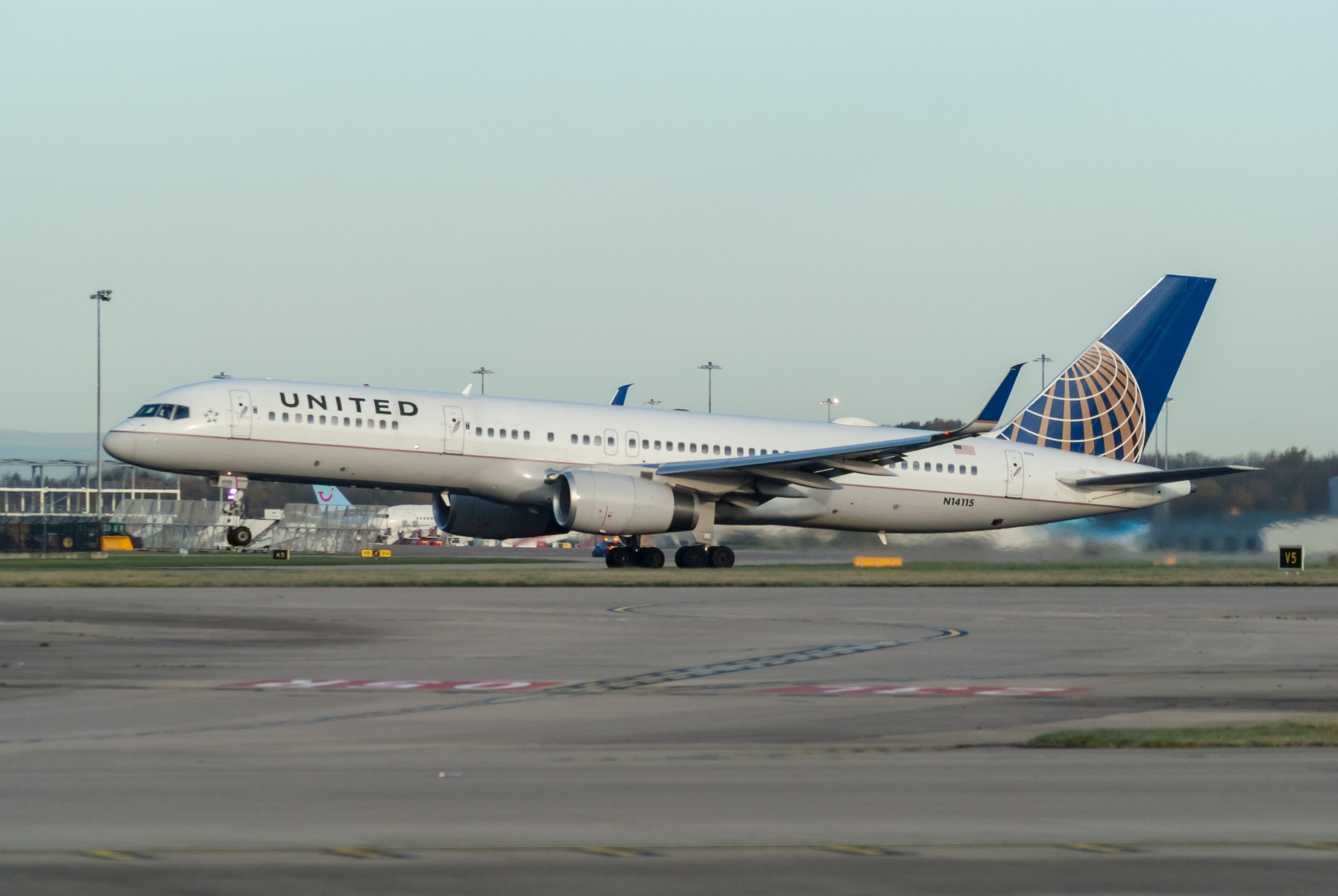 N14115 (27557) 1995 Boeing 757-224(WL)