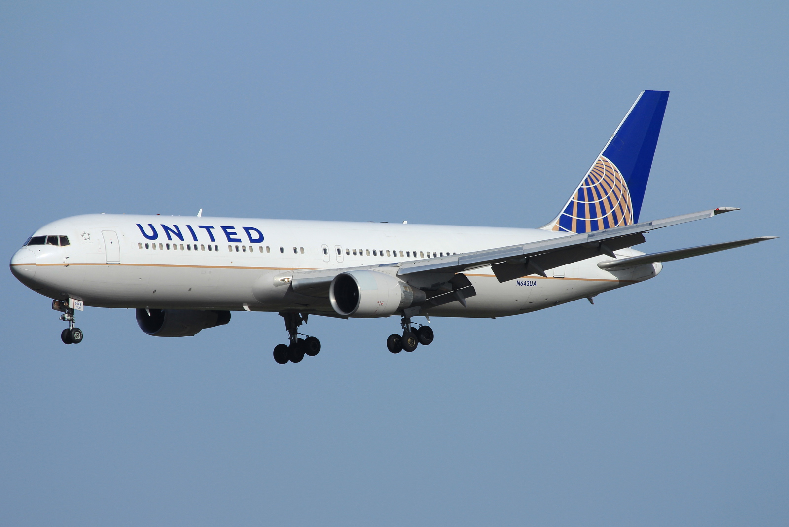 N643UA (25093) 1991 Boeing 767-322(ER)