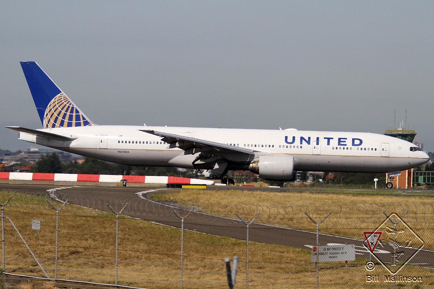 N224UA · Boeing 777-222/ER · (SYD / YSSY)