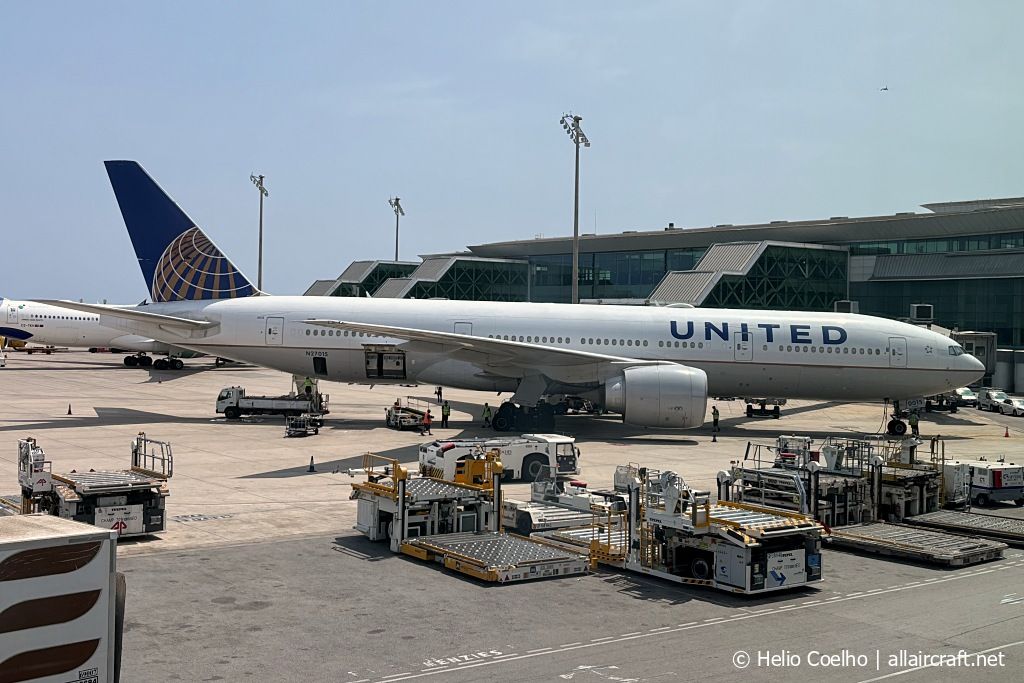 N27015 (28678) 2000 Boeing 777-224(ER)