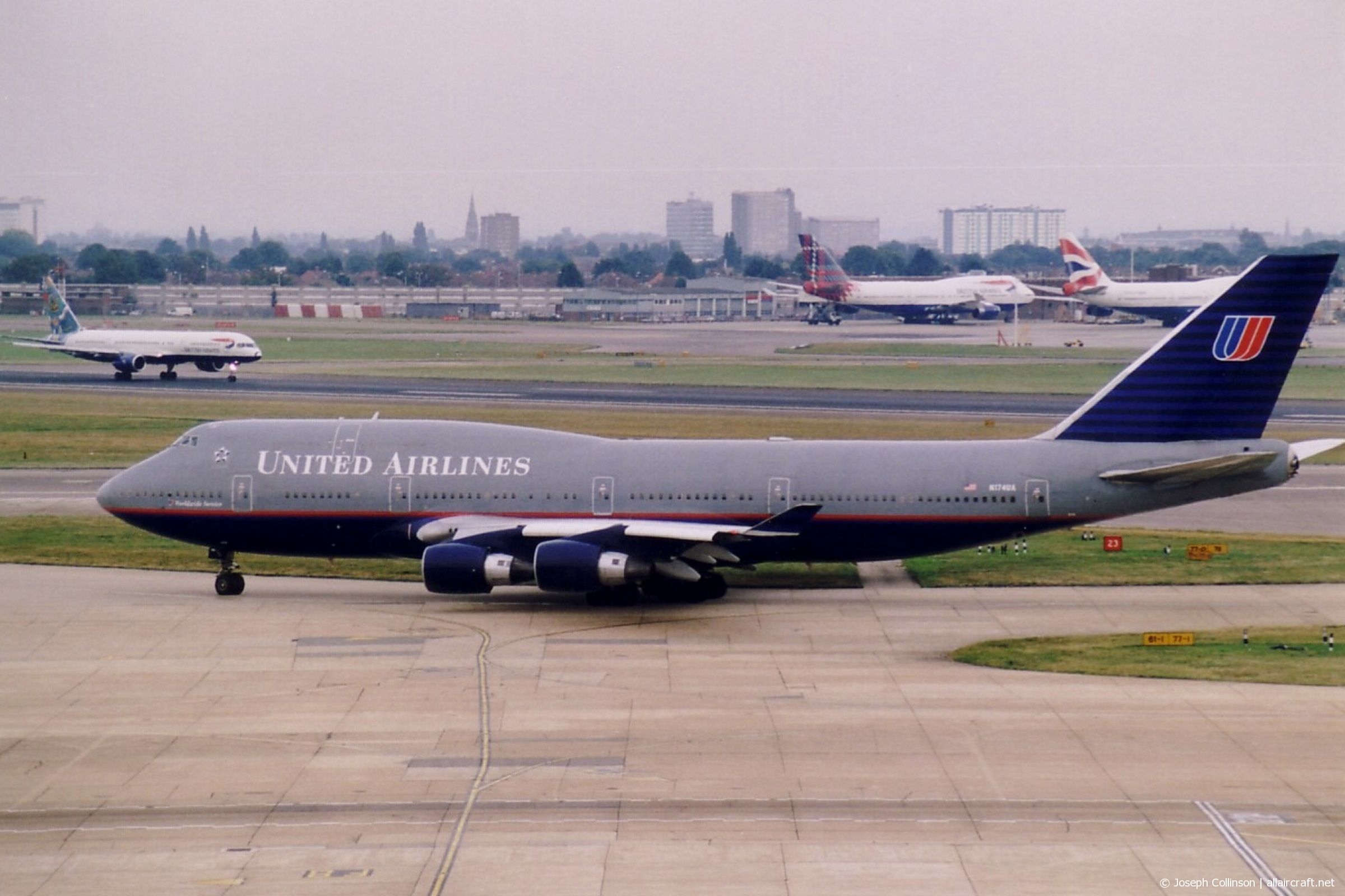 N174UA (24381) 1990 Boeing 747-422