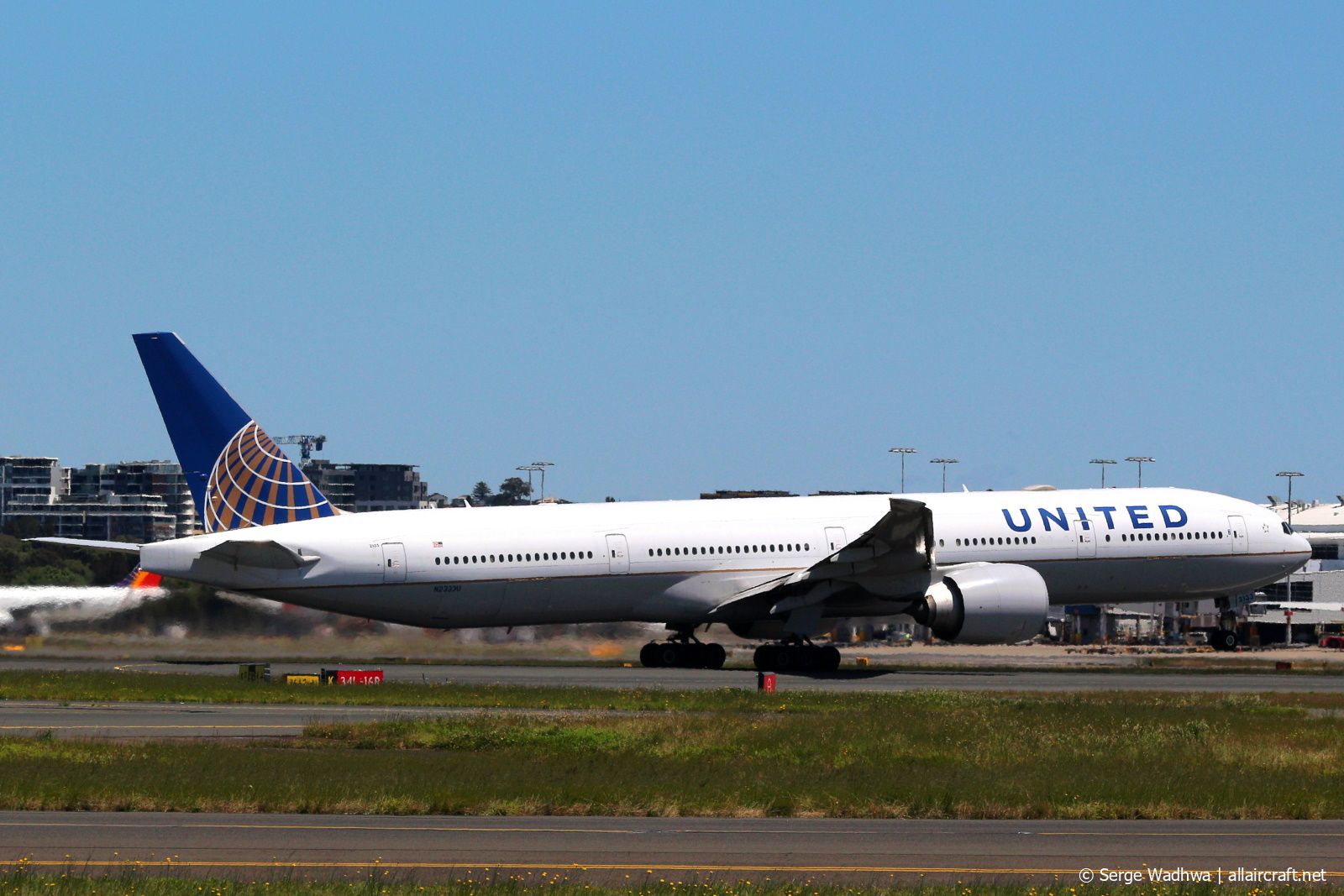 N2333U (62644) 2017 Boeing 777-322ER