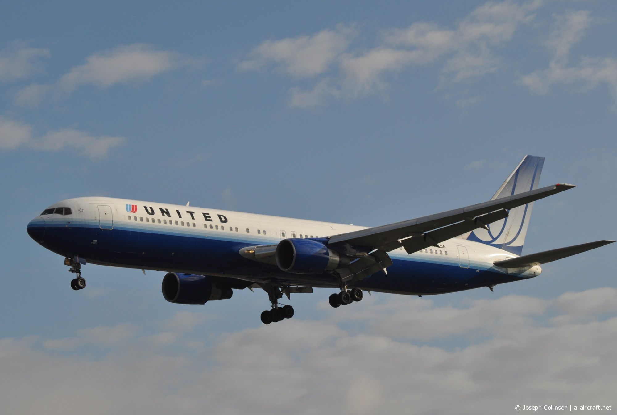 N643UA (25093) 1991 Boeing 767-322(ER)