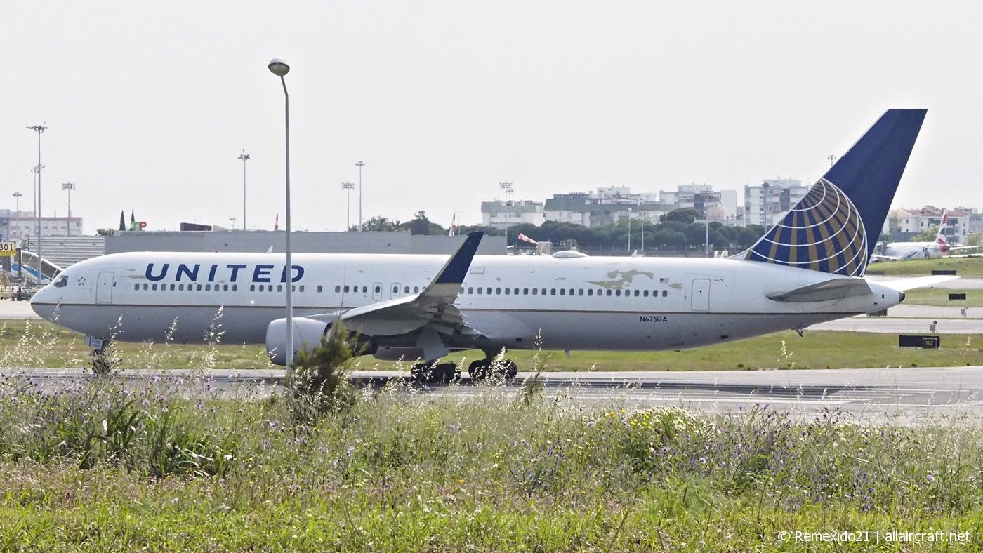 N675UA (29243) 2000 Boeing 767-322(ER)(WL)
