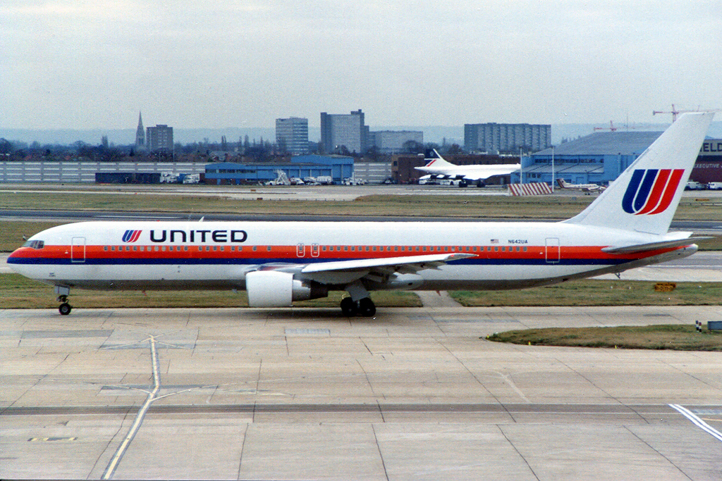 N642UA (25092) 1991 Boeing 767-322(ER)