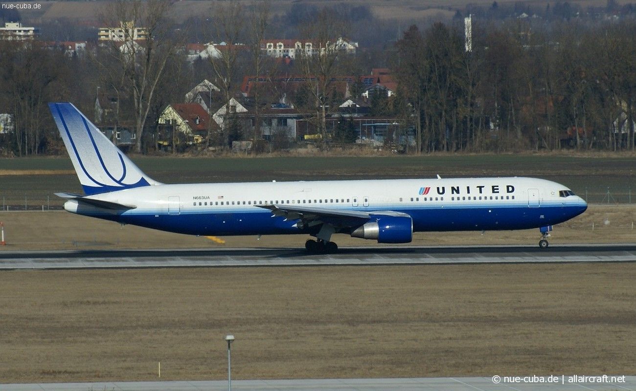 N663UA (27160) 1993 Boeing 767-322(ER)