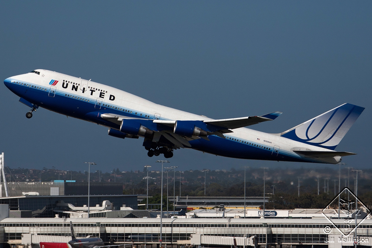 N120UA · Boeing 747-422 · (SYD / YSSY)