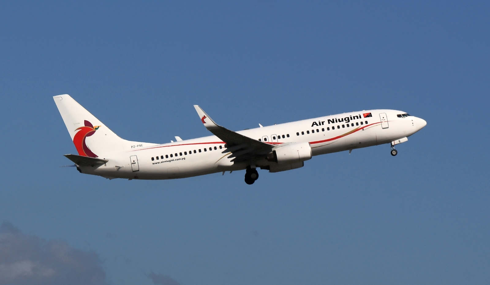 P2-PXE · Boeing 737-8BK(WL) · (SYD / YSSY)