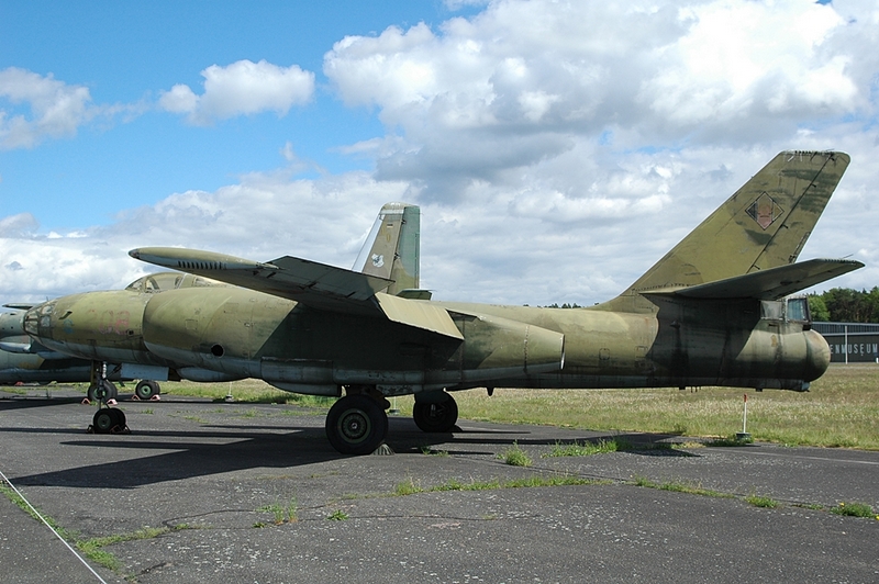 208 · Ilyushin Il-28B · (GWW / EDUG)