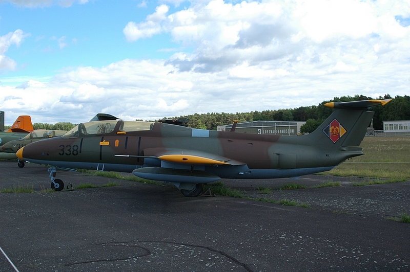 338 · Aero L-29 Delfin · (GWW / EDUG)