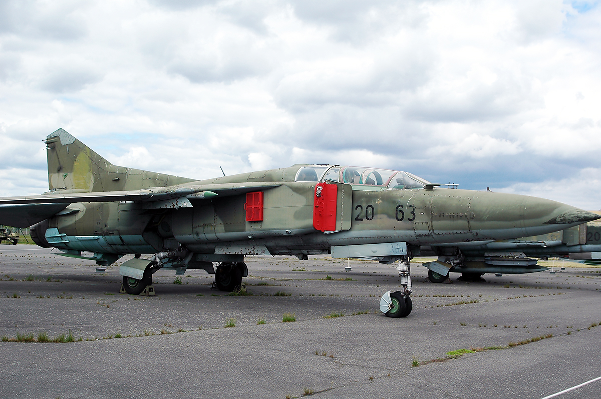 2063 · Mikoyan-Gurevich MiG-23UB · (GWW / EDUG)