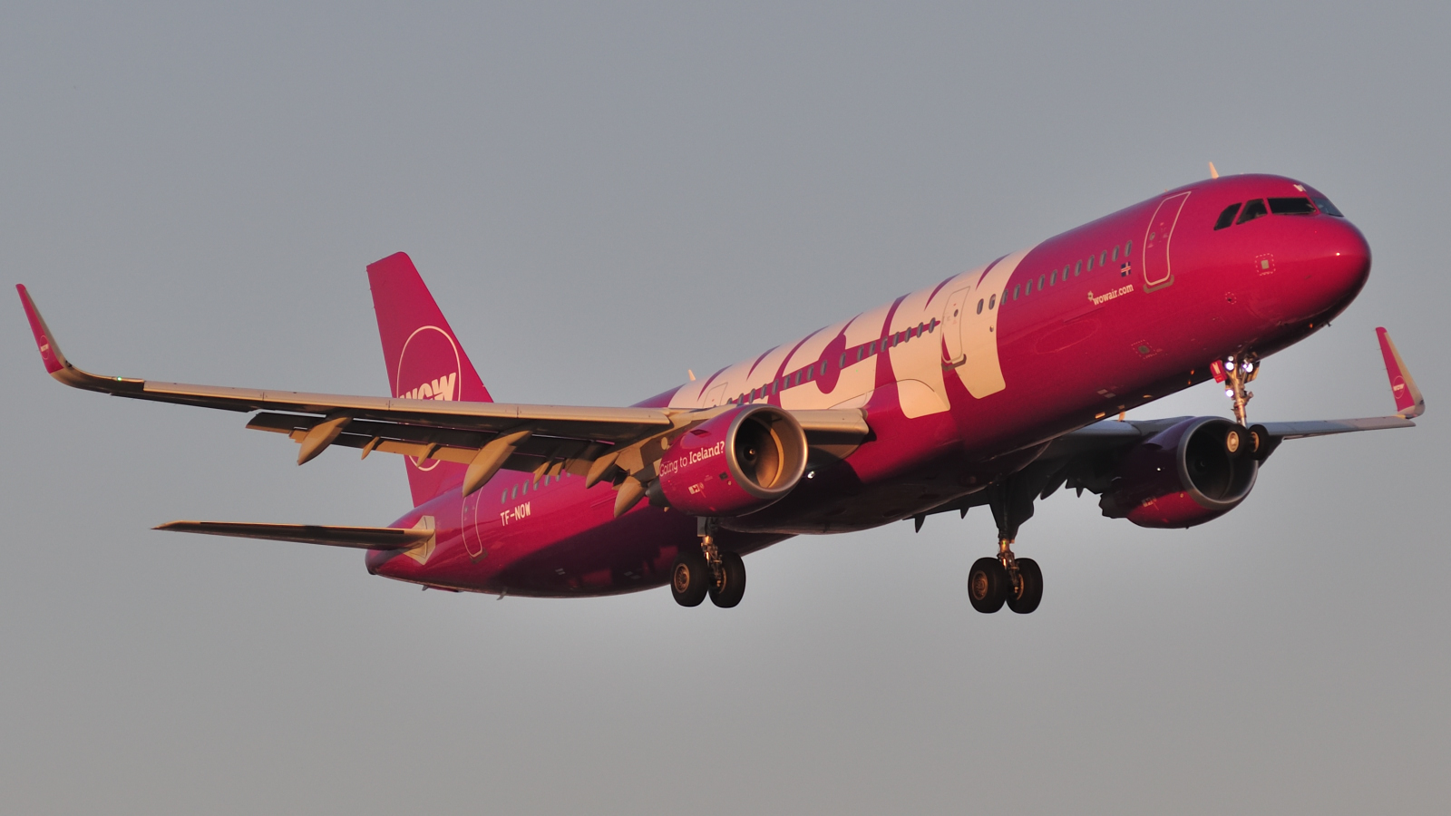 TF-NOW · Airbus A321-211(WL) · (YUL / CYUL)