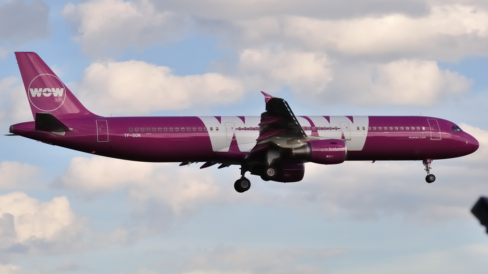 TF-SON · Airbus A321-211 · (YUL / CYUL)