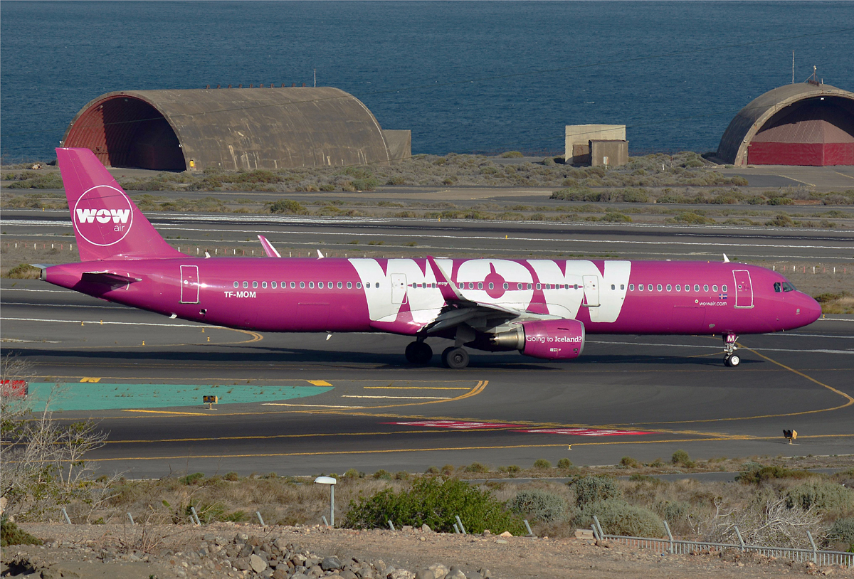 TF-MOM (6210) 2014 Airbus A321-211(WL)