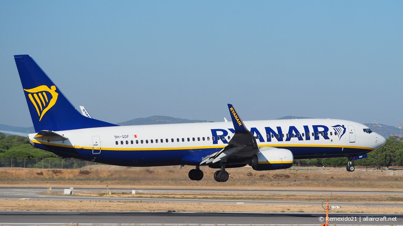 9H-QDF (44755) 2016 Boeing 737-8AS(WL)
