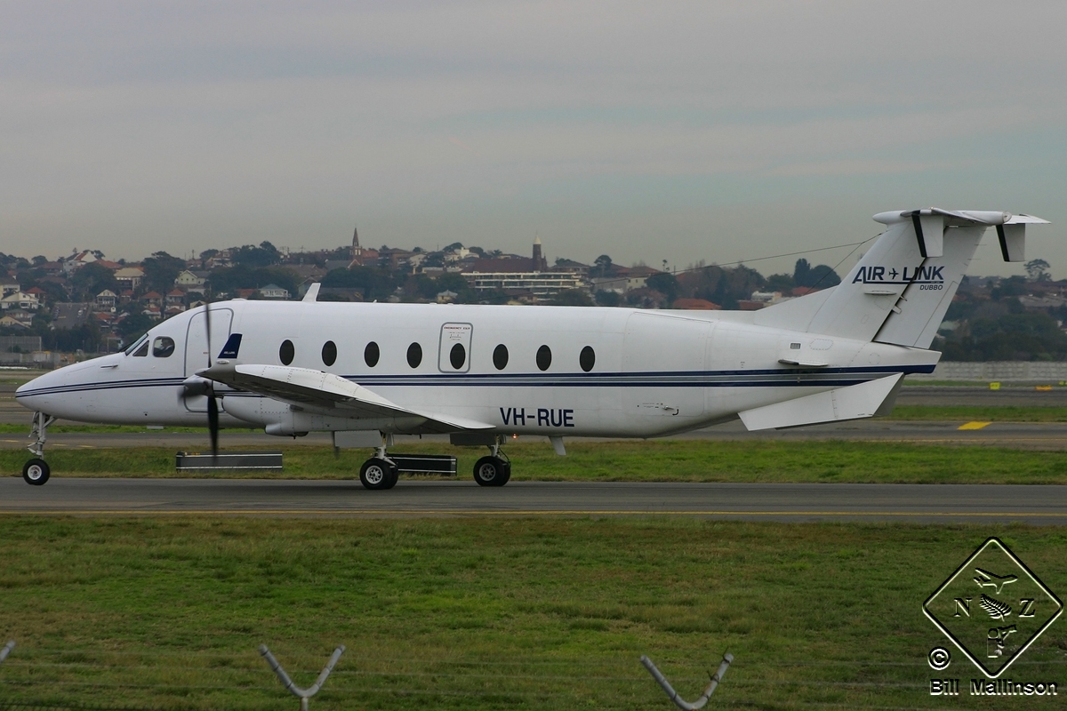 VH-RUE · Beechcraft 1900D · (SYD / YSSY)