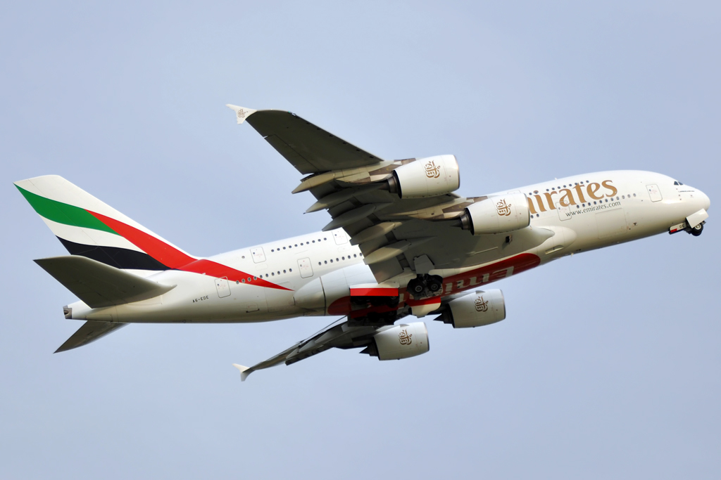 A6-EDE (017) 2008 Airbus A380-861
