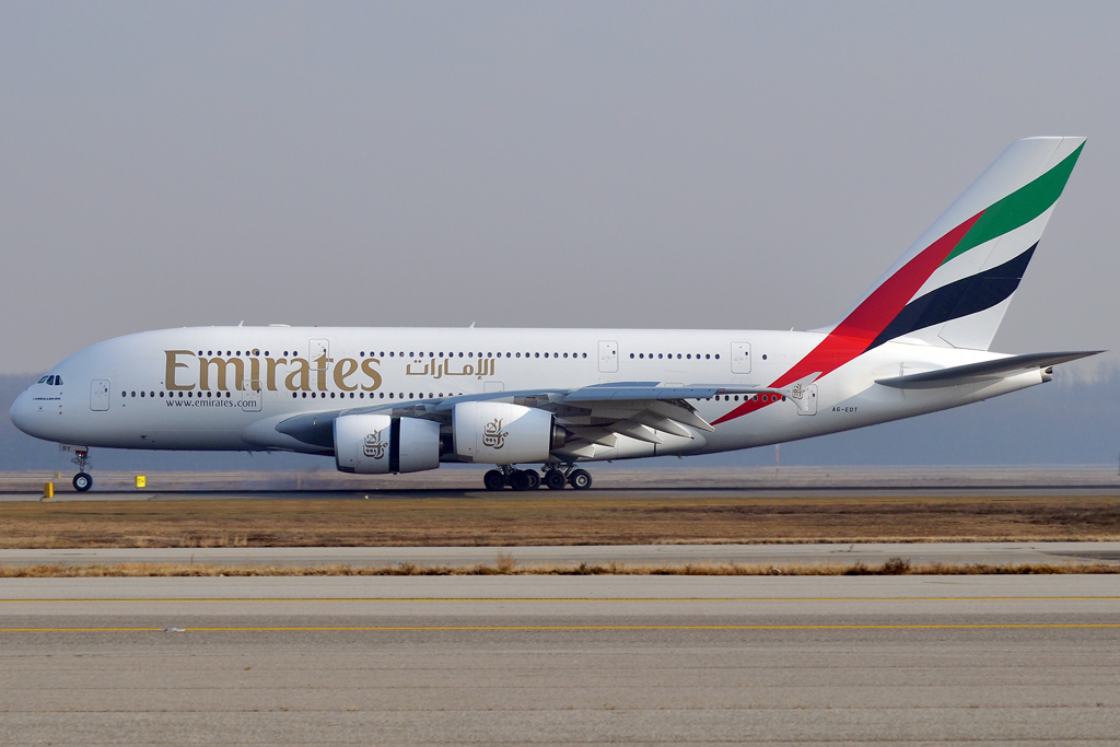 A6-EDT (090) 2011 Airbus A380-861