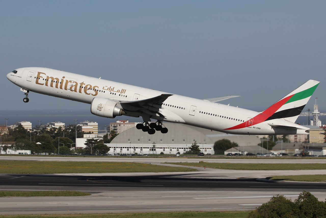 A6-EBB · Boeing 777-36N/ER · (LIS / LPPT)