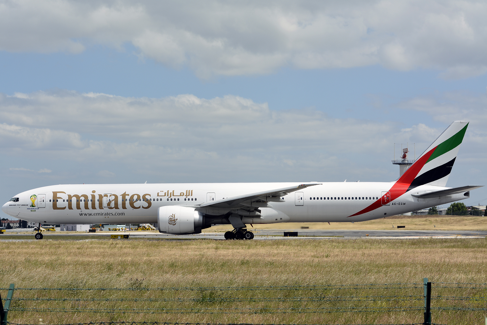 A6-EGW · Boeing 777-31H/ER · (LIS / LPPT)