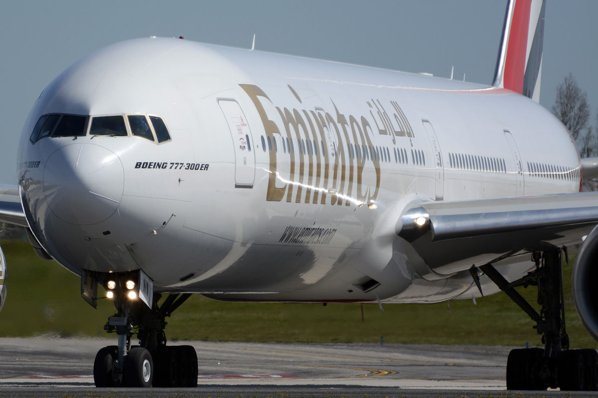 A6-ENN · Boeing 777-31H/ER · (LIS / LPPT)
