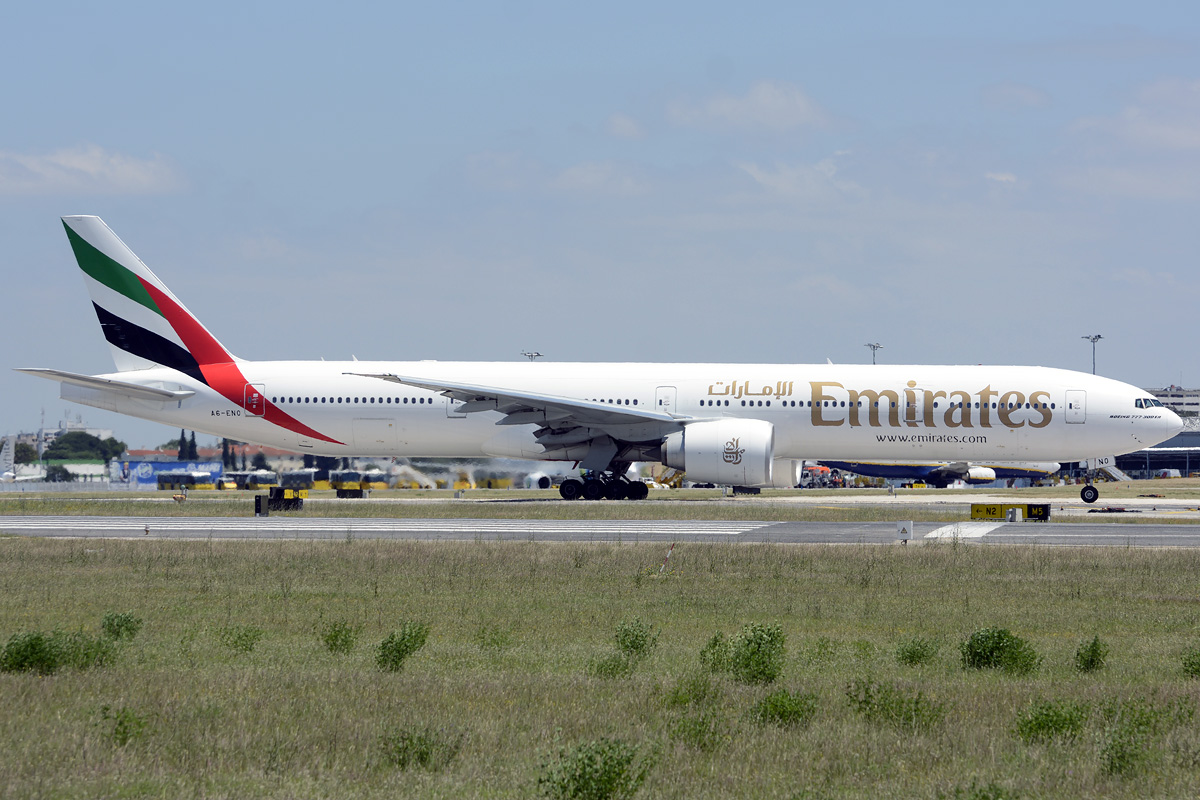 A6-ENO · Boeing 777-31H/ER · (LIS / LPPT)