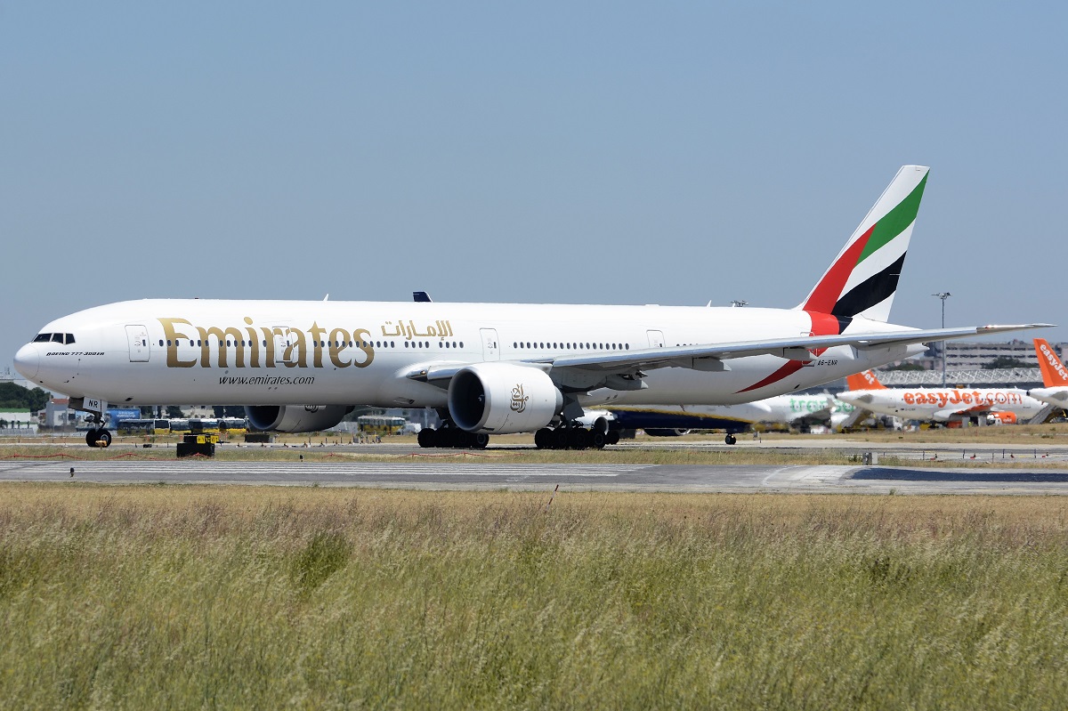 A6-ENR · Boeing 777-31H/ER · (LIS / LPPT)