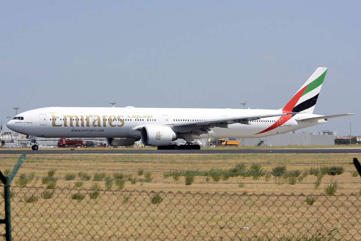 A6-EGP · Boeing 777-31H/ER · (LIS / LPPT)