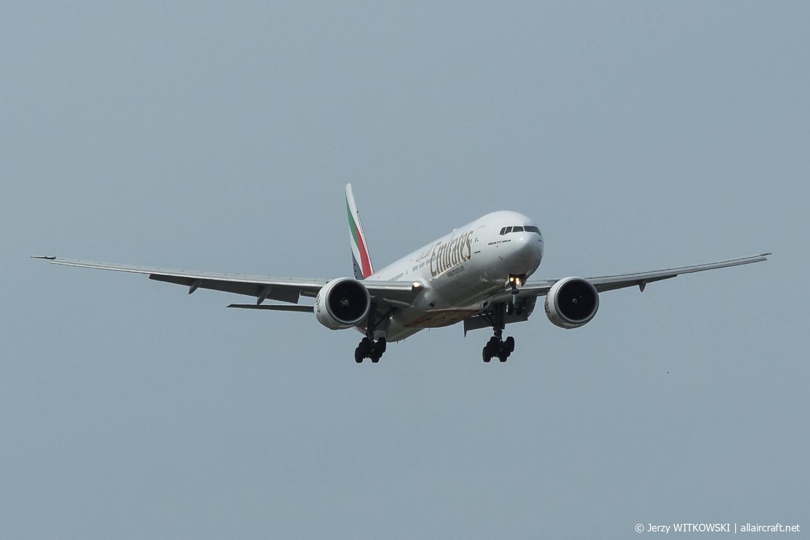 A6-EPH (42327) 2015 Boeing 777-31HER