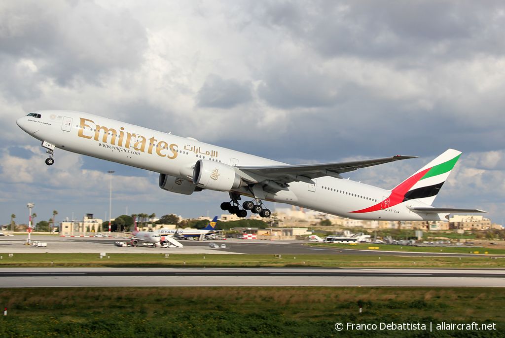 A6-ECW · Boeing 777-31H/ER · (MLA / LMML)