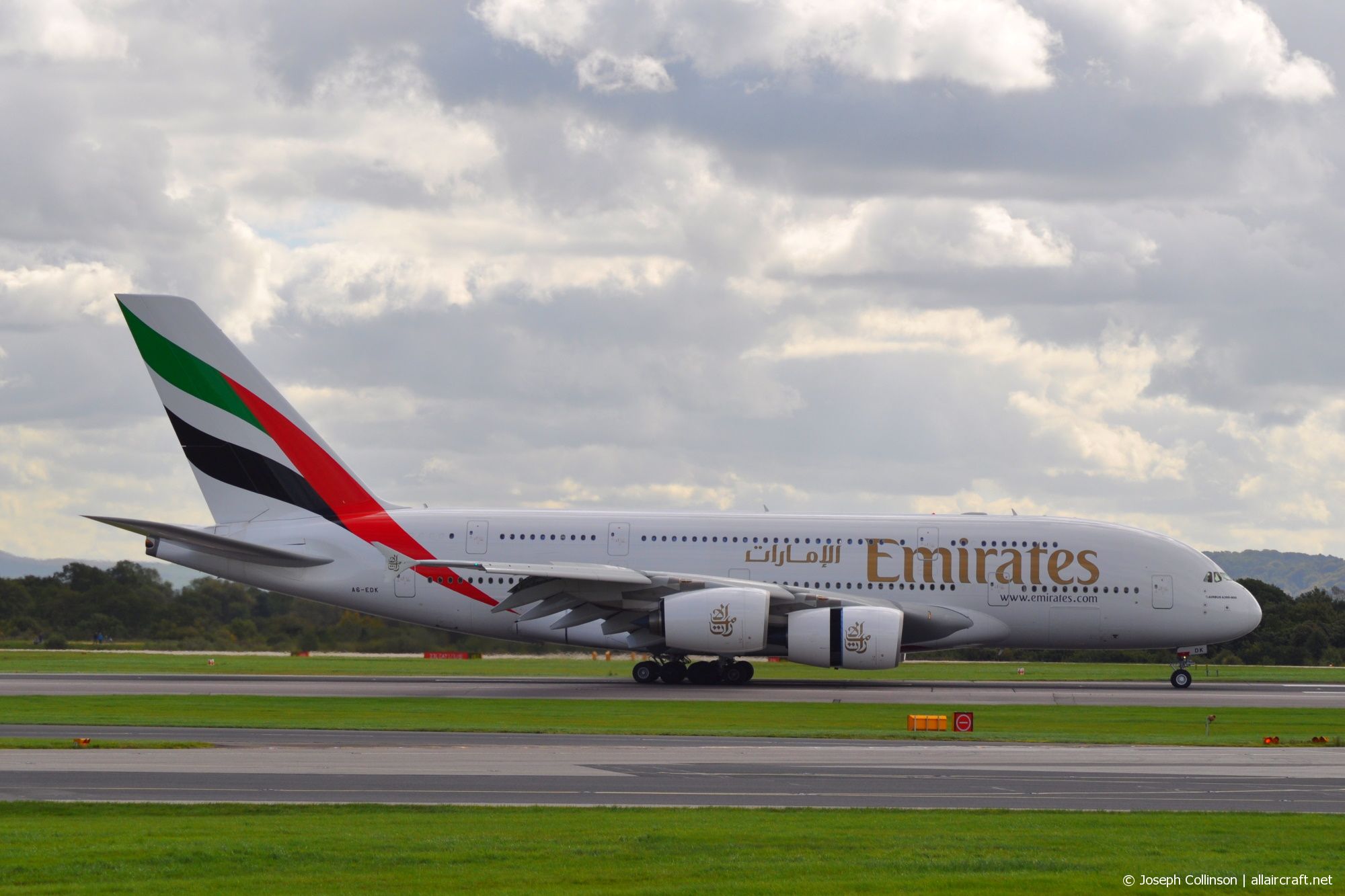 A6-EDK (030) 2010 Airbus A380-861