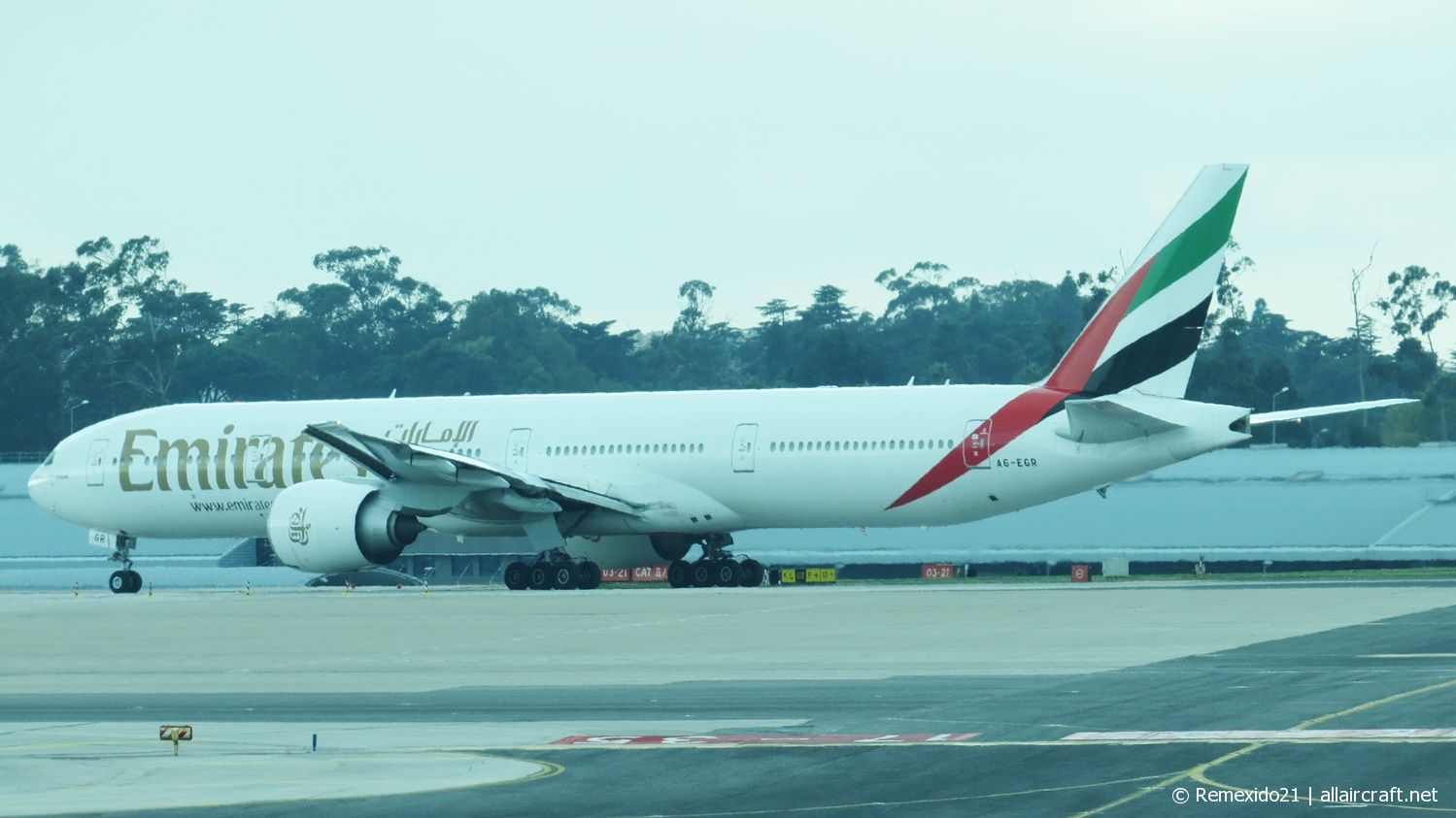 A6-EGR · Boeing 777-31H/ER · (LIS / LPPT)
