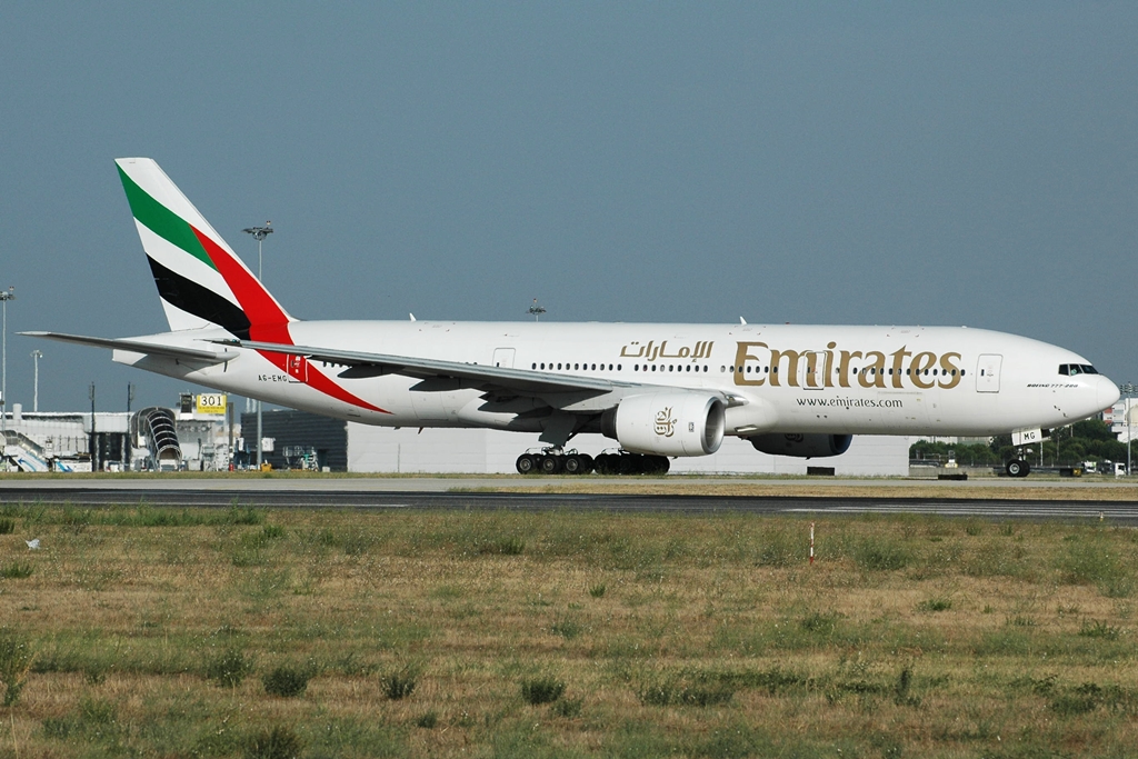 A6-EMG · Boeing 777-21H/ER · (LIS / LPPT)