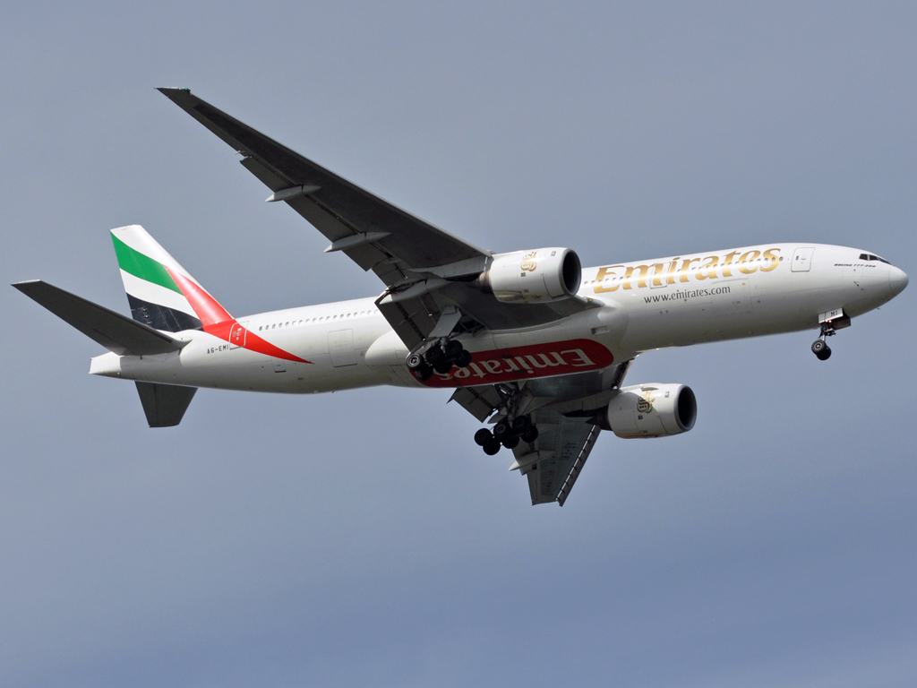A6-EMI (27250) 1996 Boeing 777-21H(ER)