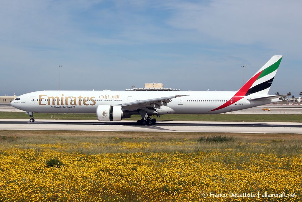 A6-ENS · Boeing 777-31H(ER) · (MLA / LMML)