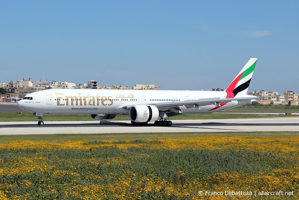 A6-EPB · Boeing 777-31H/ER · (MLA / LMML)