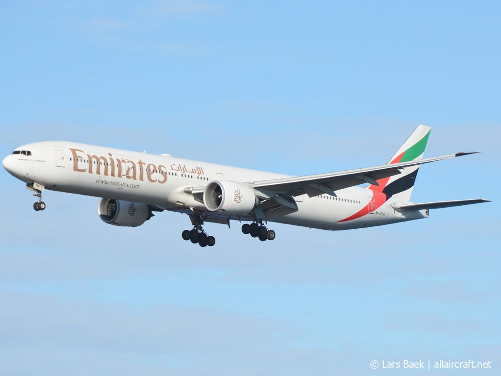 A6-EPE (42324) 2015 Boeing 777-31HER