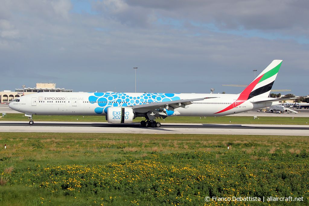 A6-EPK · Boeing 777-31H/ER · (MLA / LMML)
