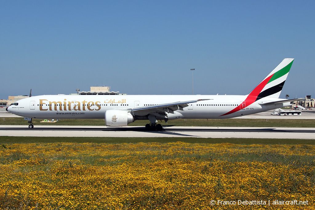 A6-EPL · Boeing 777-31H(ER) · (MLA / LMML)