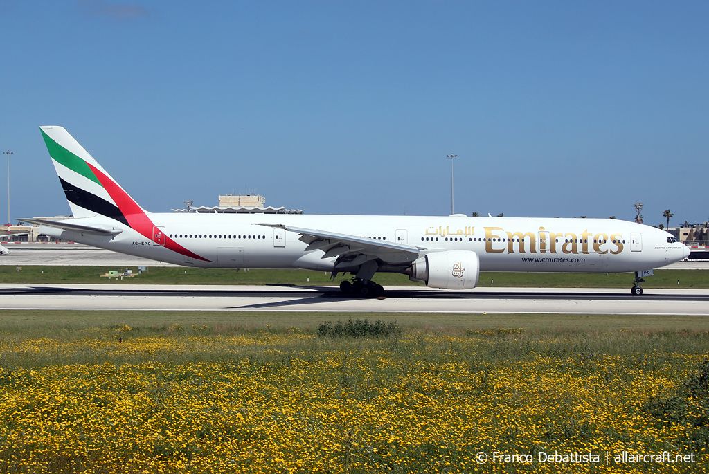 A6-EPO · Boeing 777-31H(ER) · (MLA / LMML)