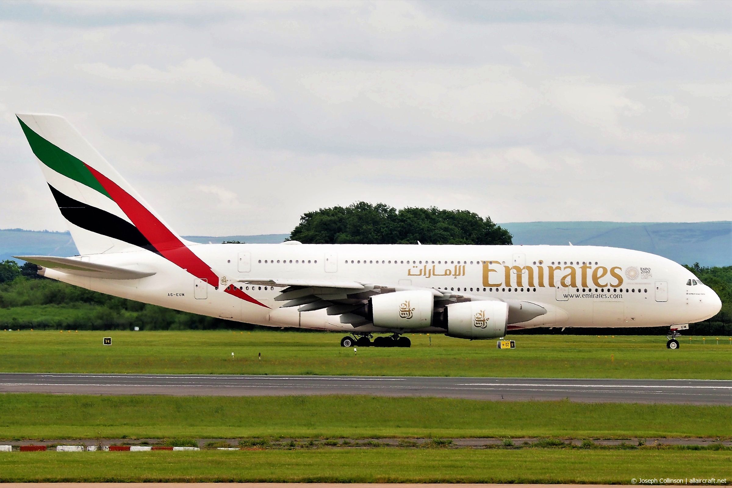 A6-EUM (225) 2016 Airbus A380-842
