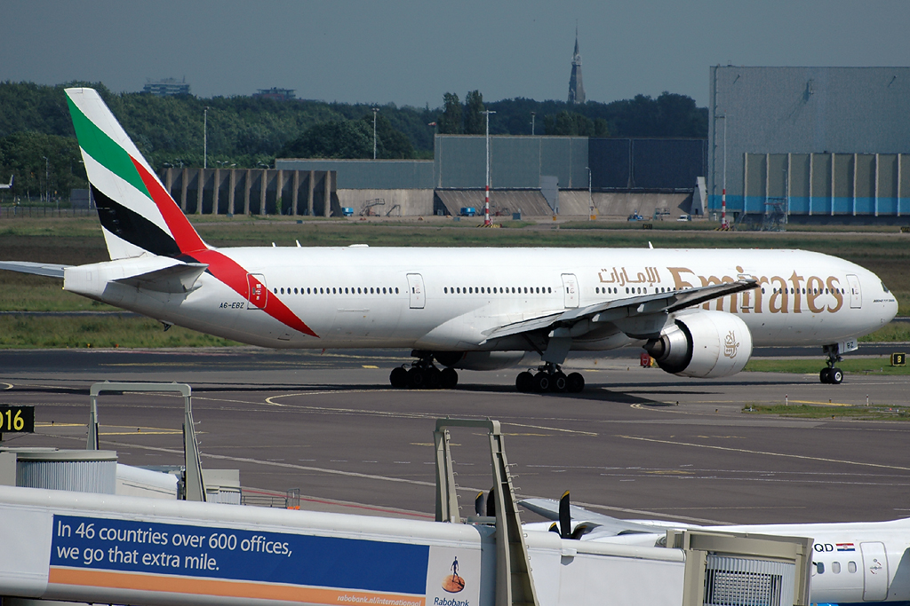 A6-EBZ · Boeing 777-31H/ER · (AMS / EHAM)