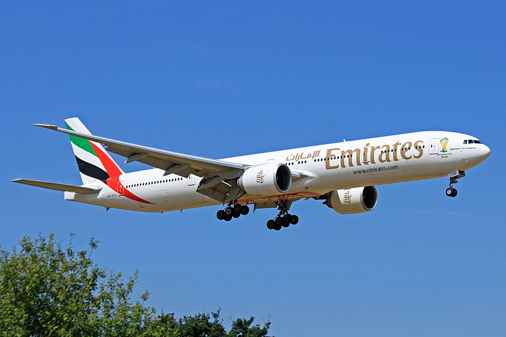 A6-EGD · Boeing 777-31H/ER · (LGW / EGKK)