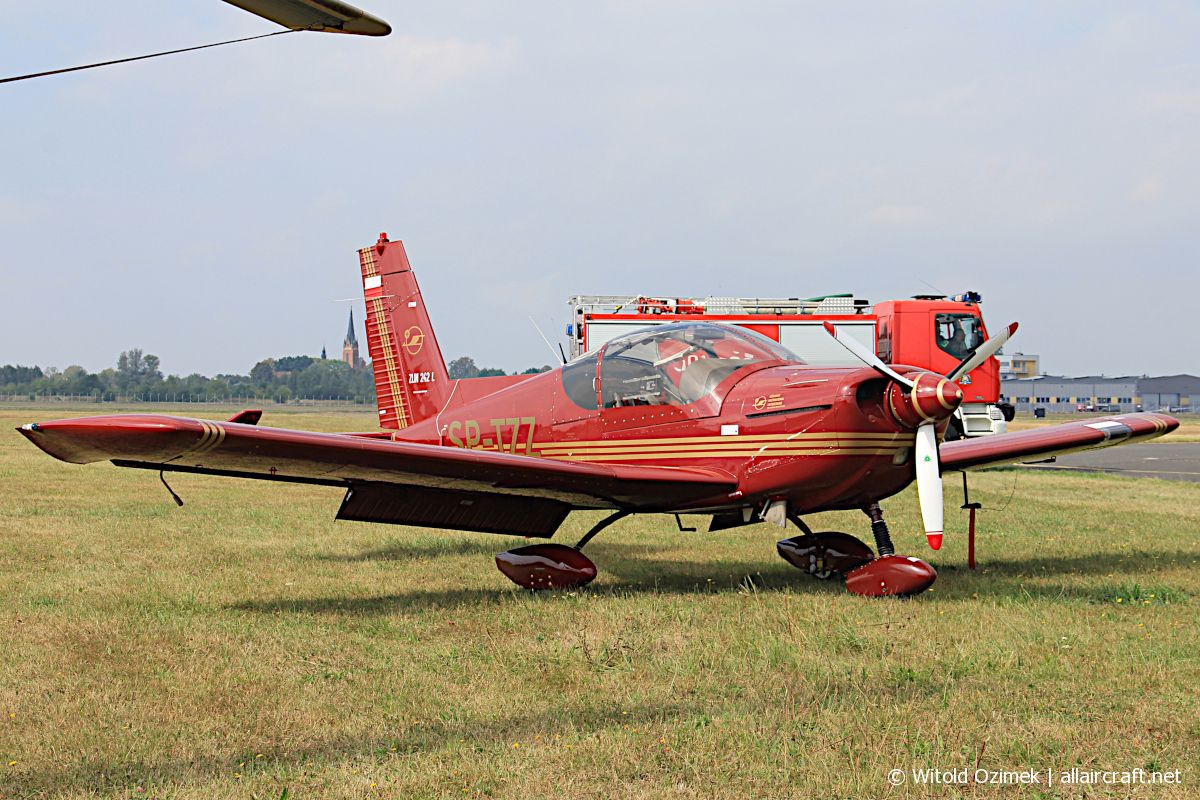 SP-TZZ · Zlin Z-242L · (EPML)