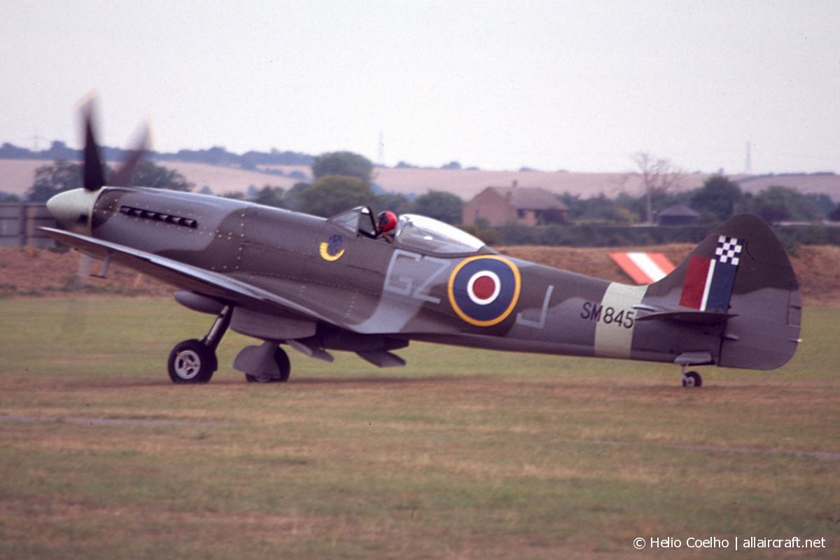 SM845 · Supermarine 394 Spitfire FR.XVIIIe · (EGSU)