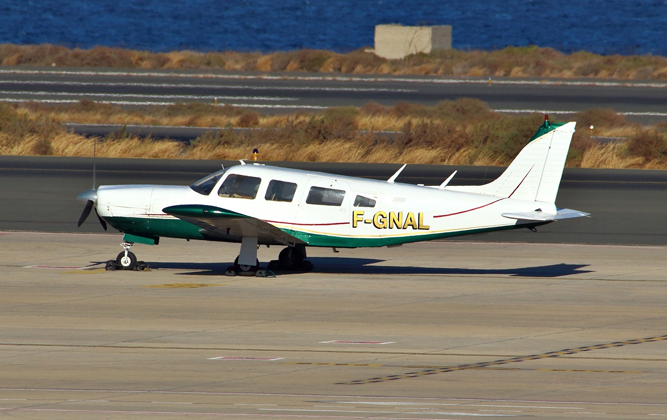 F-GNAL · Piper PA-32R-300 Cherokee Lance · (LPA / GCLP)