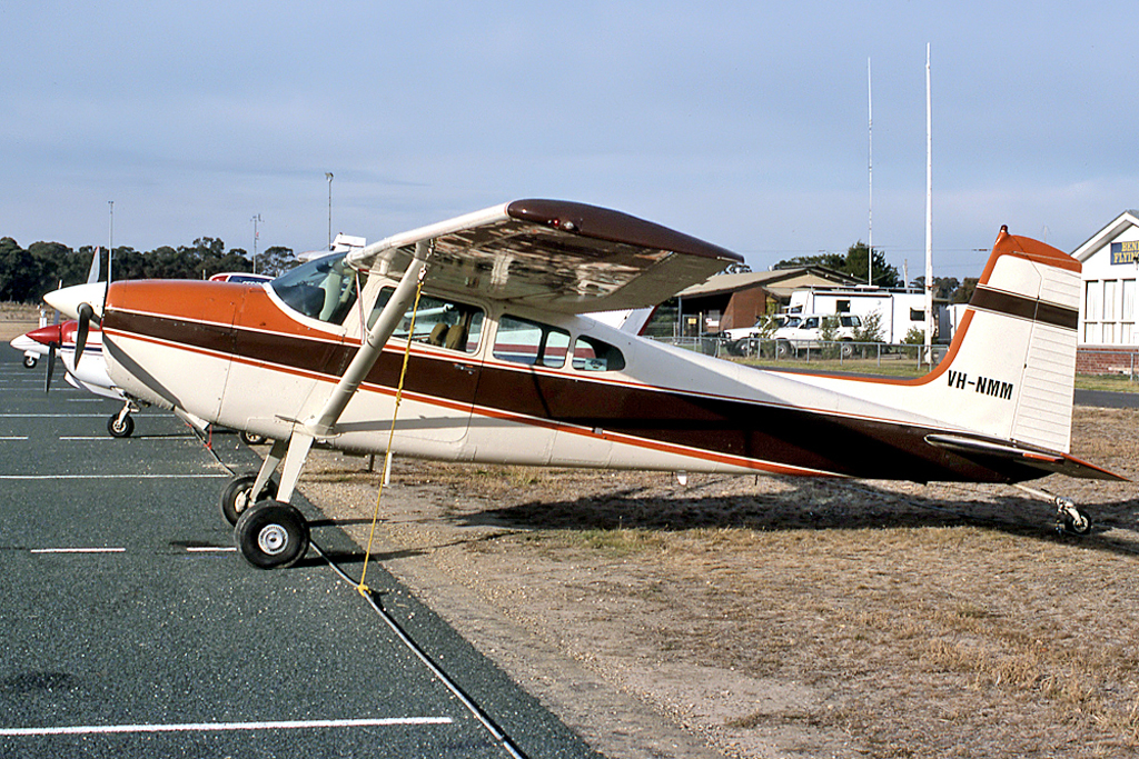 VH-NMM · Cessna 180K Skywagon · (BXG / YBDG)