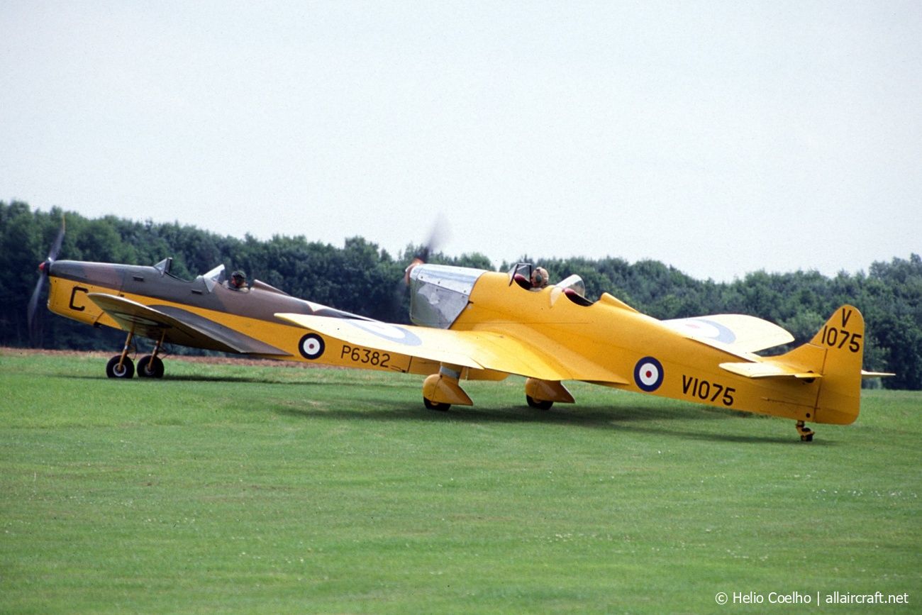 V1075 · Miles M14A Hawk Trainer 3 · (EGTH)