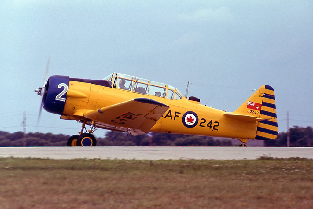 C-FWPK · CCF Harvard Mk4 · (OSH / KOSH)